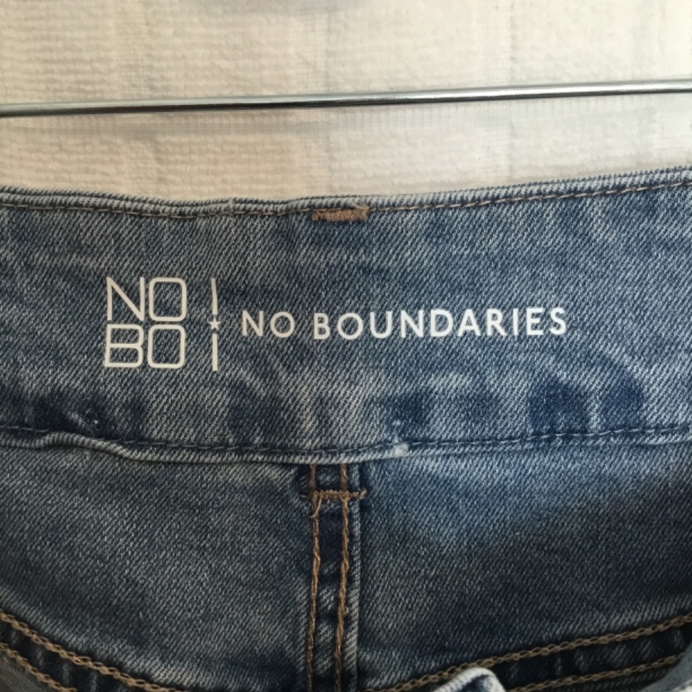 NoBO No Boundaries Patched Denim Fringe Skirt Faded Blue Size 9 ( Juniors) - Picture 4 of 6